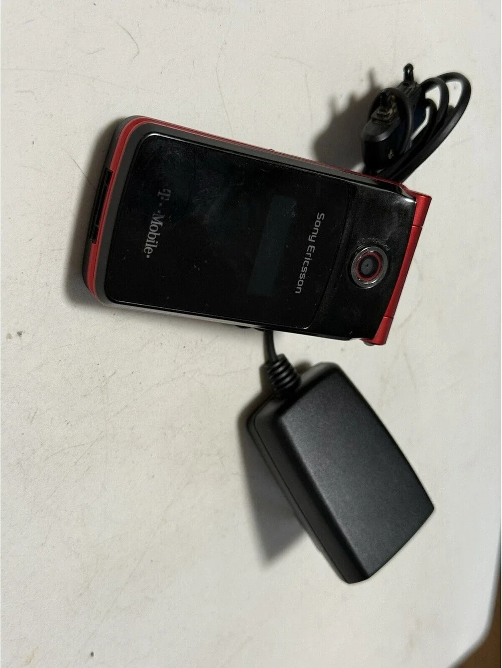 Sony Ericsson TM506 - Red ( T-Mobile ) Flip Phone ( Not Working ) No Power